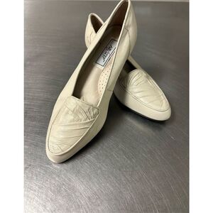 🌼5for$25🌼 Vintage Air Step Women’s Cushioned Wedge Heel Leather Loafers. White